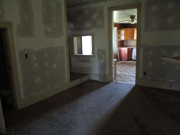 5th image of 8875 Oak St SE