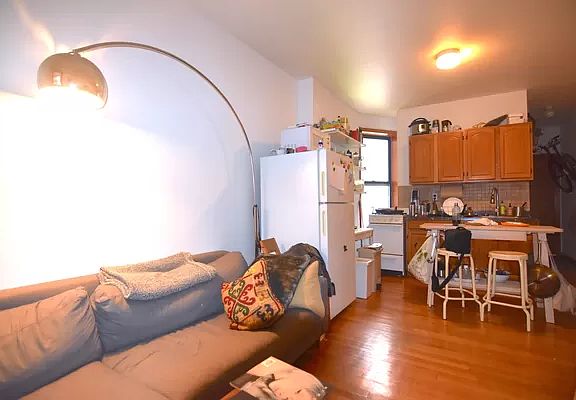 5th image of 73 Meserole Ave #3C