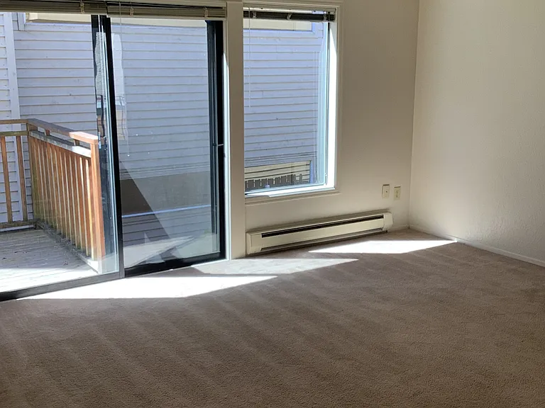 2360 Yale Ave E #5 — Photo 2