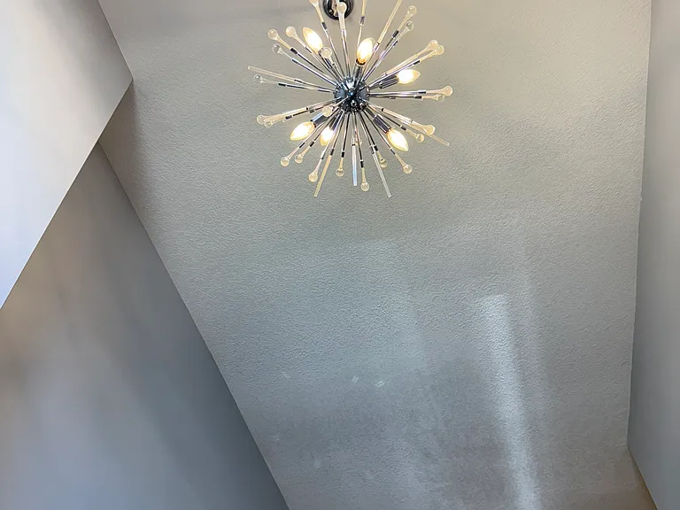 208 Barrett St — Photo 8