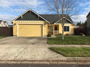560 Lavender St, Silverton, OR 97381