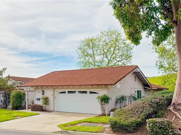 5237 Elvira, Laguna Woods, CA 92637