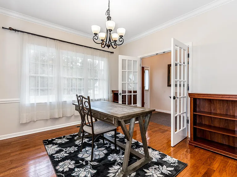 1712 Cheshire Bridge Rd — Photo 4