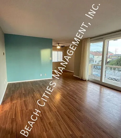 2033 E 3rd St #1B — Photo 9