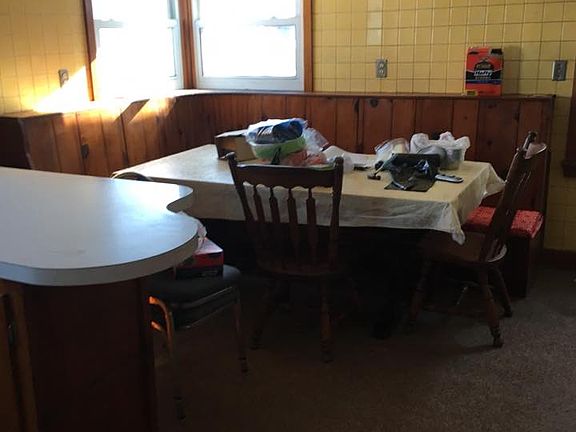 Table and wraparound bench. 