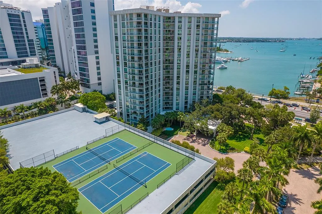 2 bed, 2.0 bath, 1575 sqft, $7,500 — Photo 1