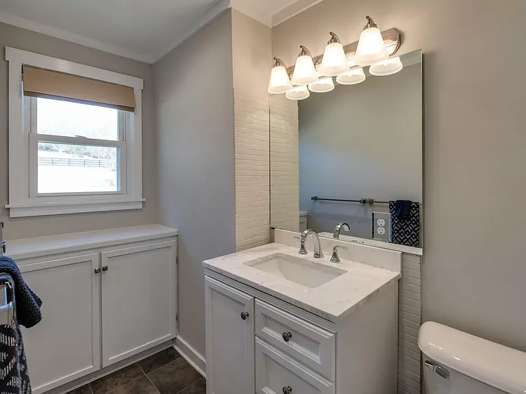 6398 Temple Rd — Photo 13