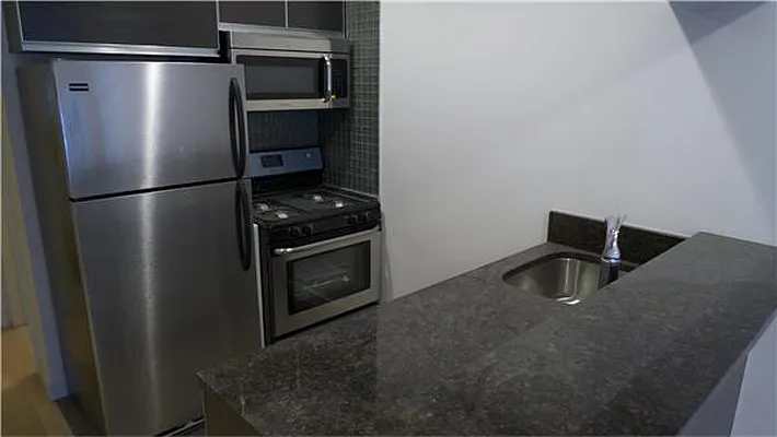 Rented by Avenue Sotheby's International Realty | media 32