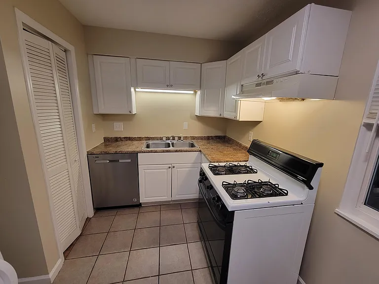 2298 N 4th St #4 — Photo 2