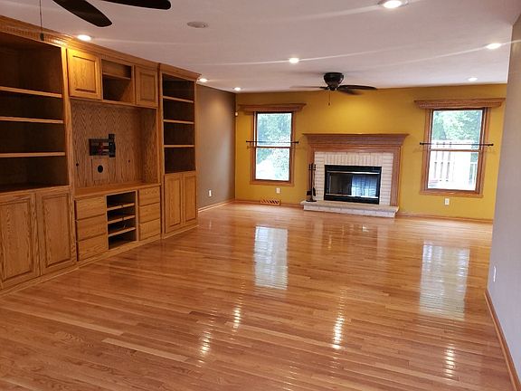 2nd image of 7560 Preakness Dr