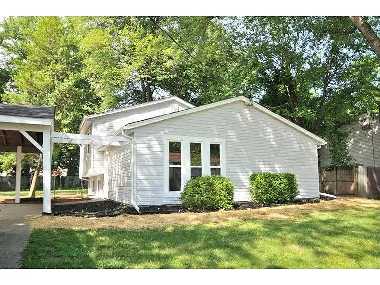 4836 Stoneybrook Rd photo 1