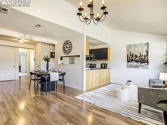 5th image of 518 Observatory Dr