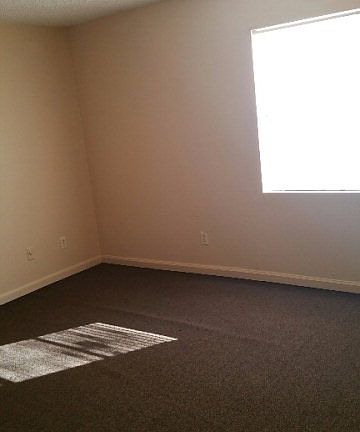 4th image of 1312 Ponderosa Dr APT A