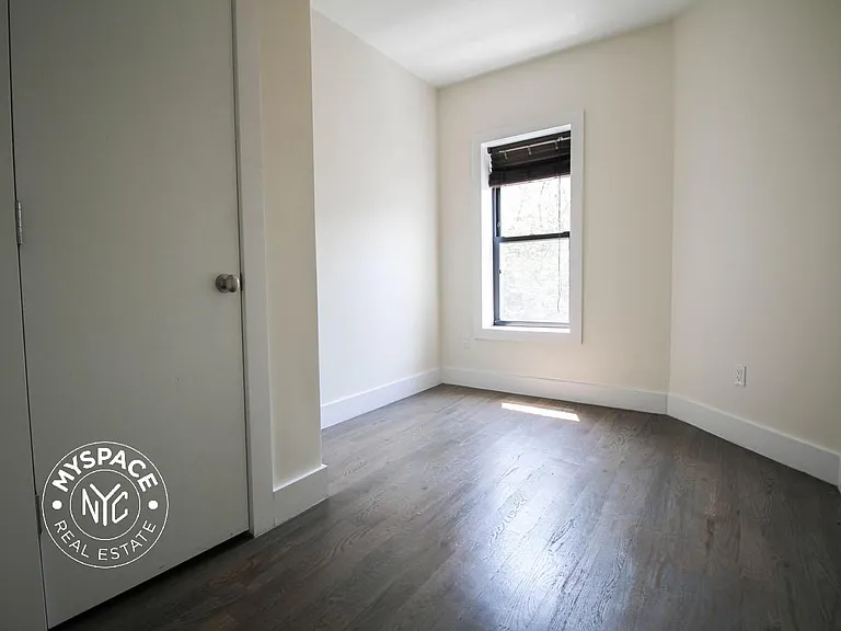 360 Bainbridge St #3 — Photo 7