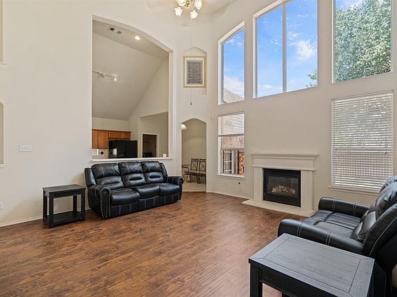 4th image of 1508 Bosque Dr