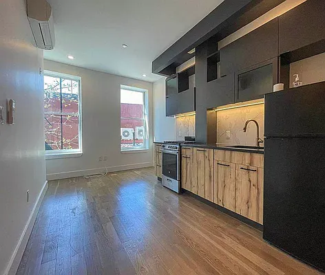 Rented by Artur Gutman, LREB | media 5