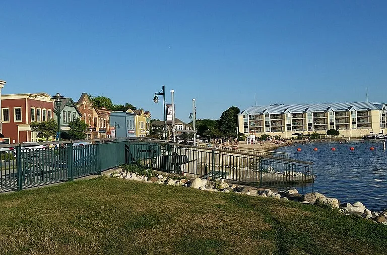 117 W Wisconsin Ave — Photo 19