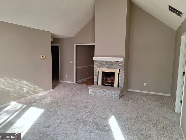 41 Sandstone Ln — Photo 2