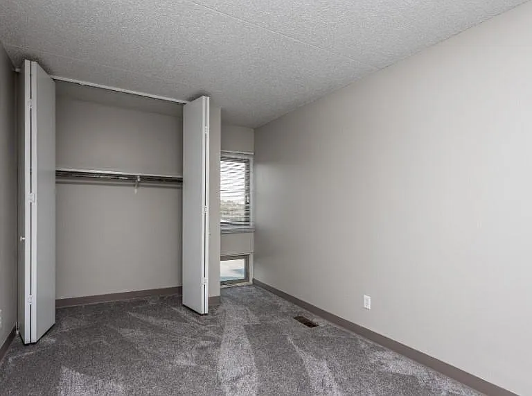 Oakwood Apartments — Photo 6