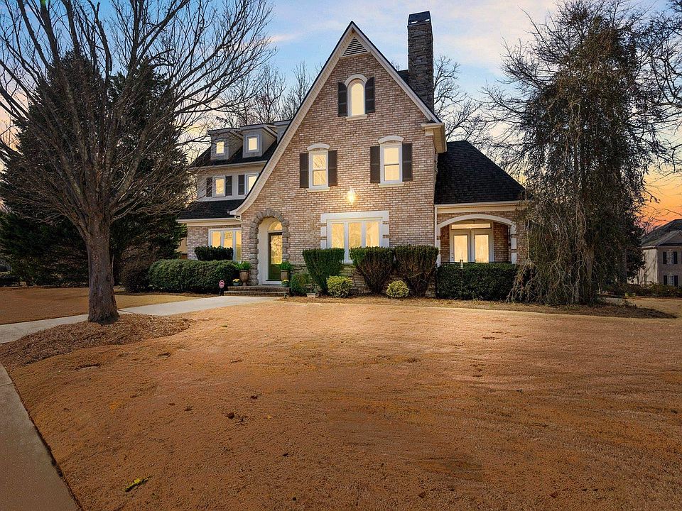 1st image of 15 Knightsbridge Dr