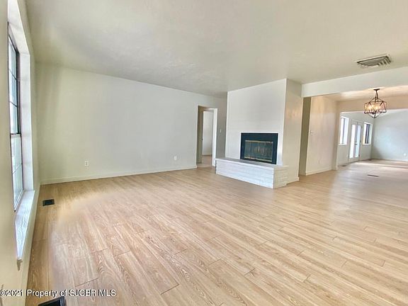 3rd image of 3109 N Mesa Verde Ave