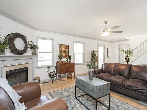 3rd image of 505 Cedar Forest Ct