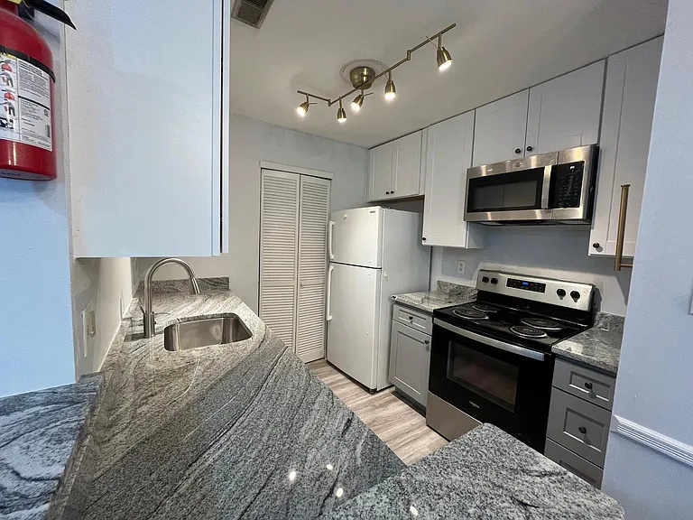 1603 Britton Pl — Photo 18
