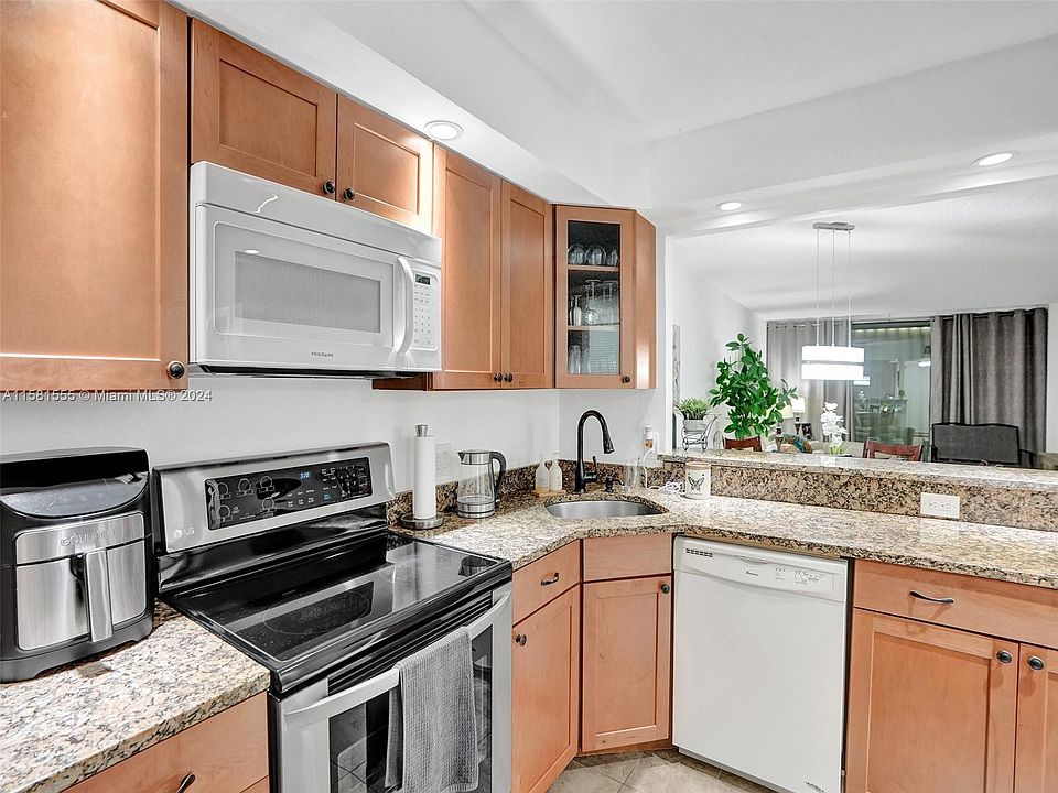 3751 Environ Blvd APT 140, Fort Lauderdale, FL 33319 | Zillow