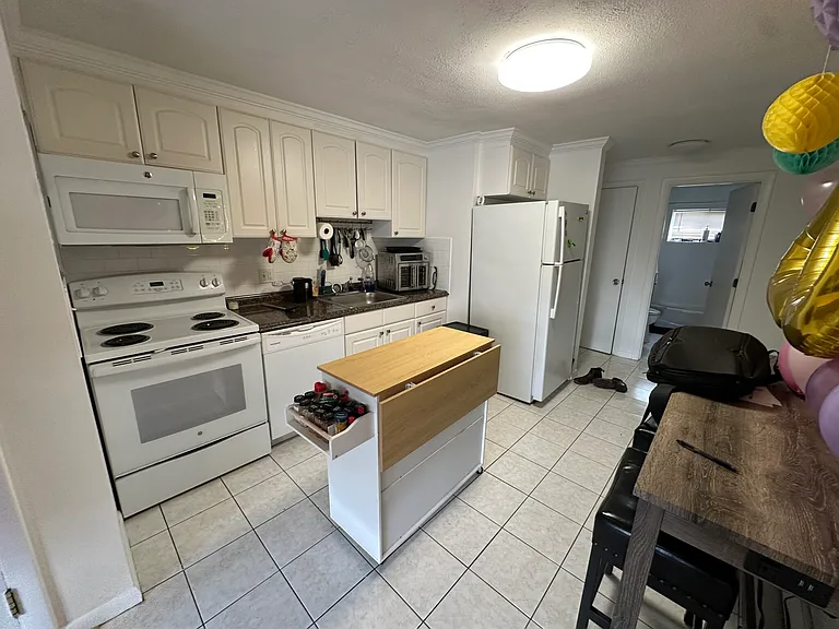 16 Westford St #6 — Photo 1