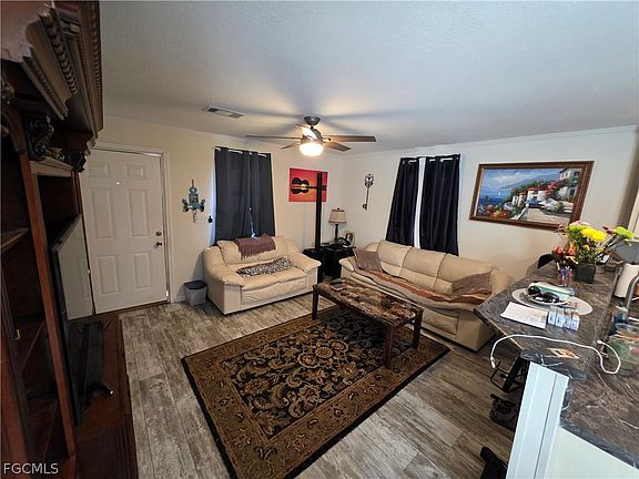 3rd image of 8085 Hart Dr