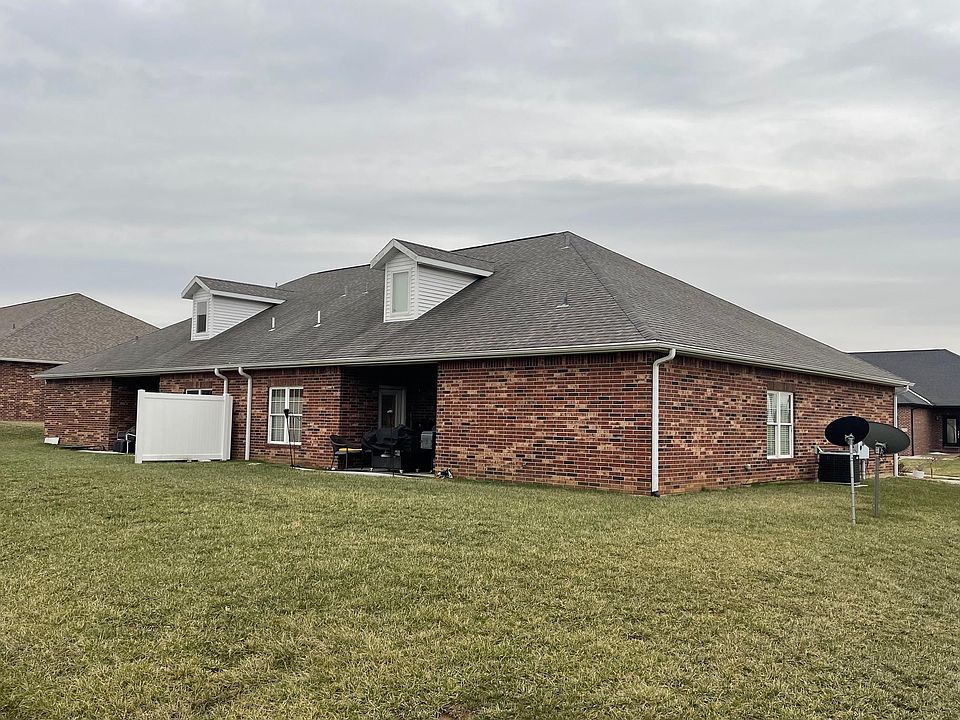 2nd image of 124 Autumn Leaf Dr #124