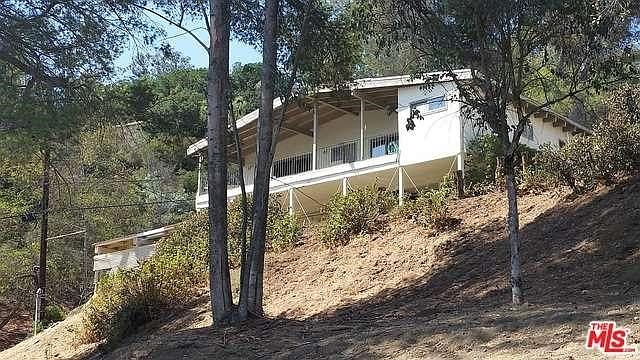 1st image of 19730 Valley Dr