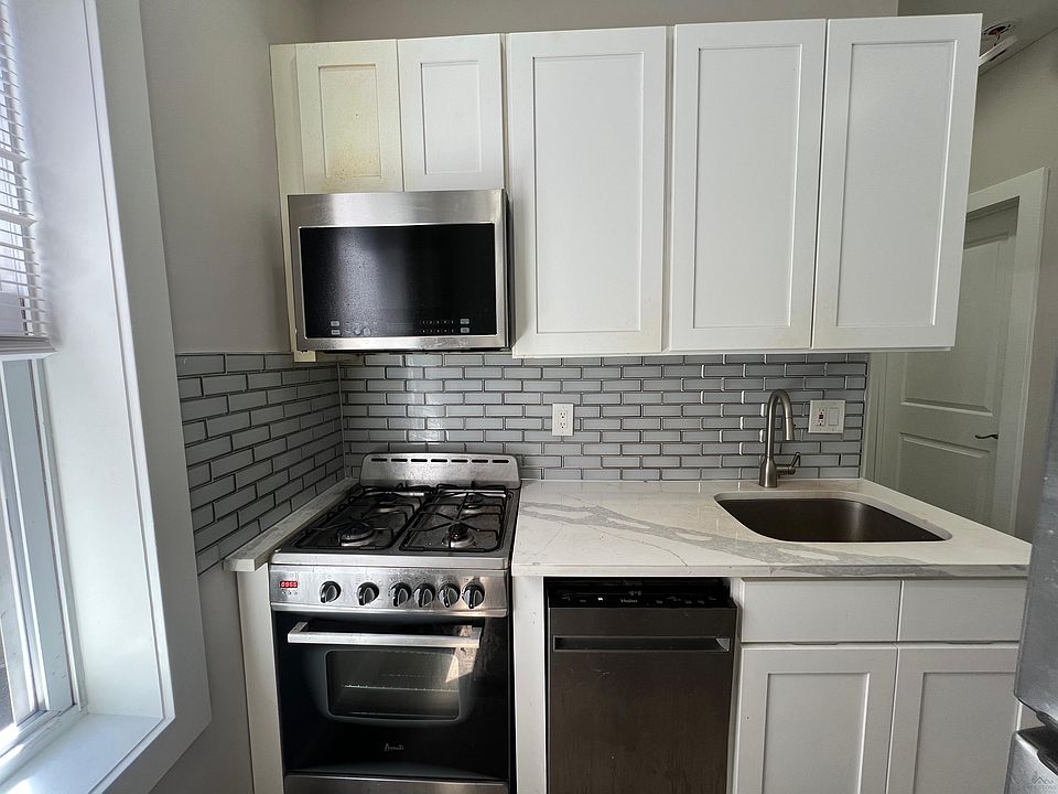1st image of 3143 Kennedy Blvd #301