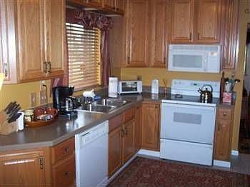 4th image of 5495 Green Acres Ct