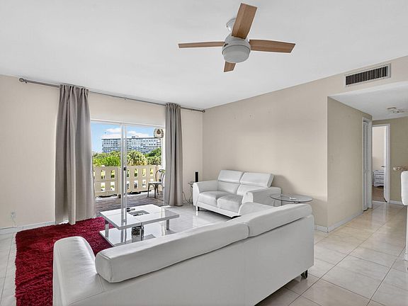 5th image of 4330 Hillcrest Drive #302
