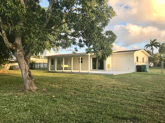 3rd image of 9445 SW 181st Ter