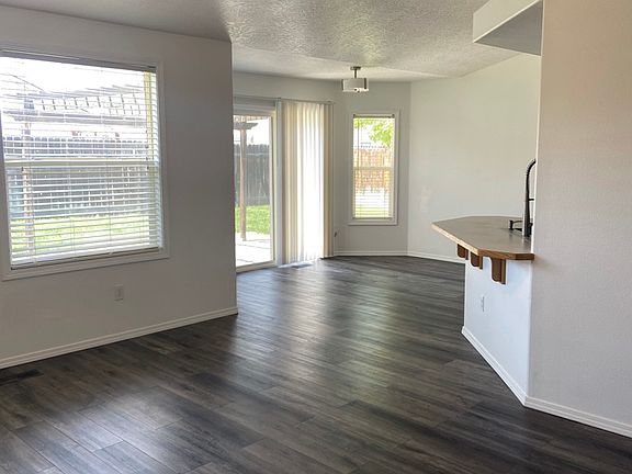 4th image of 1745 Challis Dr