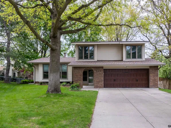 608 S 151st Cir, Omaha, NE 68154