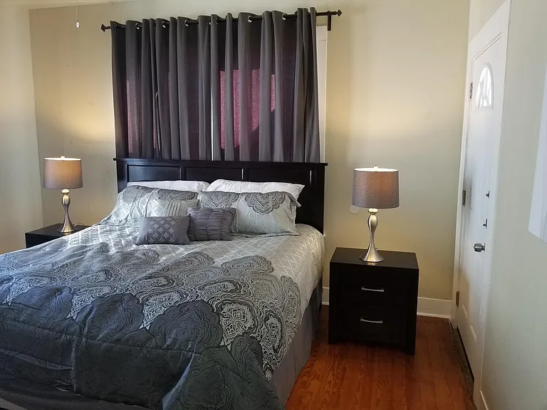 725 Marshall St — Photo 13