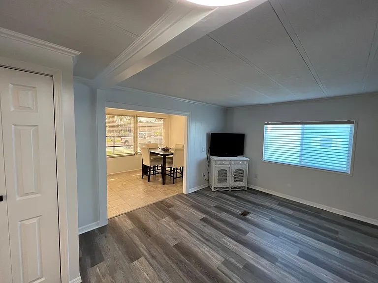 704 Palm Frond Ct — Photo 8