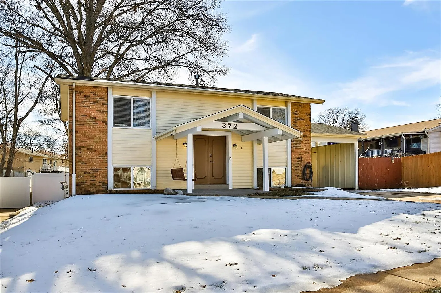 372 Messina Dr photo 1