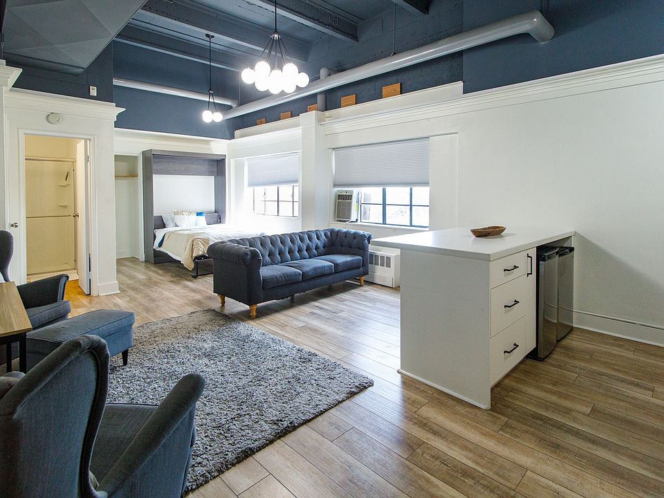 1st image of 505 Cherry St SE APT 611