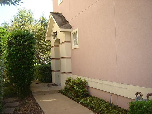 4th image of 627 Park Place Dr