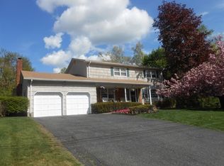 4 Sherri Ln, Spring Valley, NY 10977