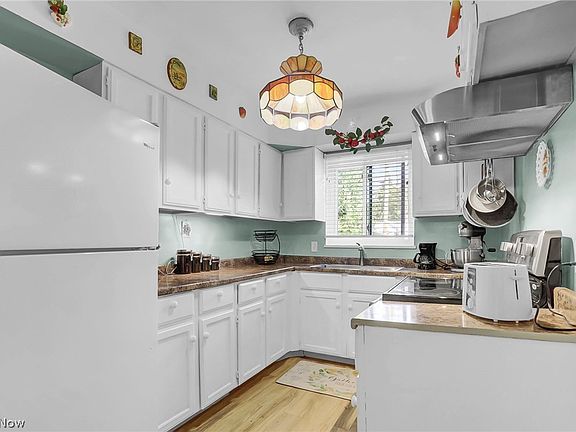 4th image of 25255 Maple Ridge Rd