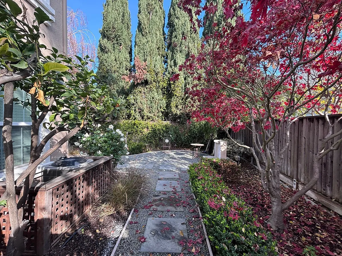 Building Photo - 1138 Wabesco Pl