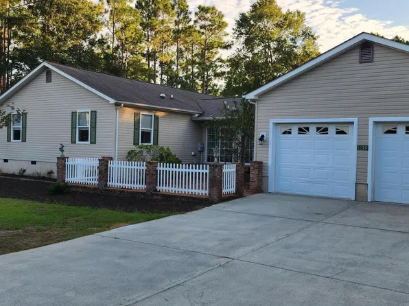 1299 N Shore Drive, Southport, NC 28461