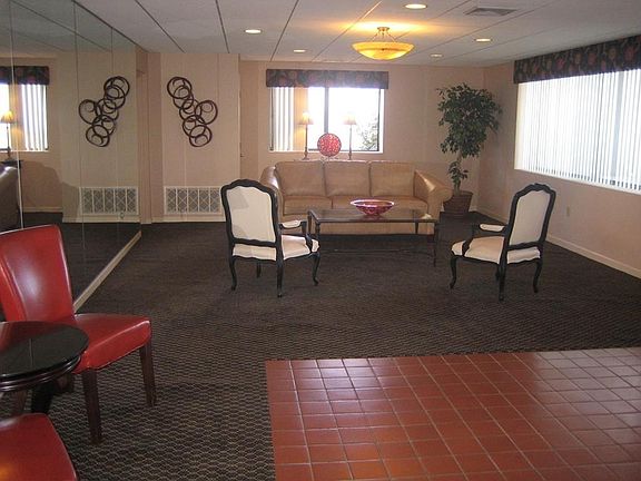 5th image of 295 Lynn Shore Dr APT 207