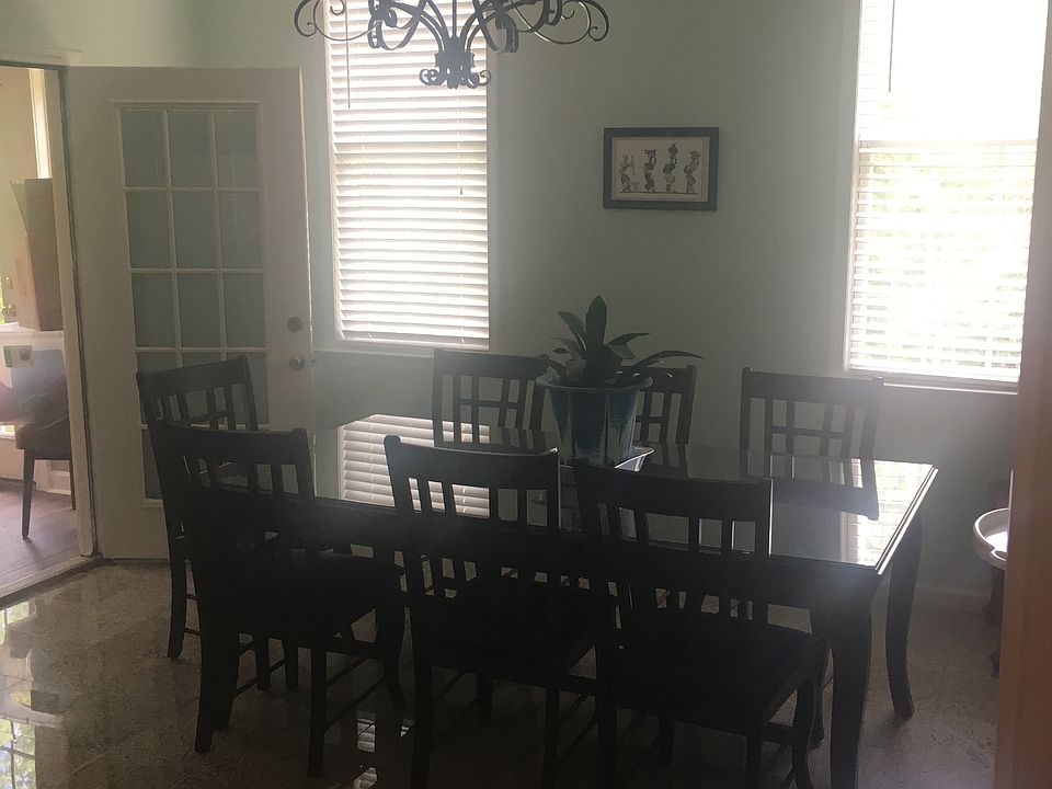 1st image of 220 Marcella Ave