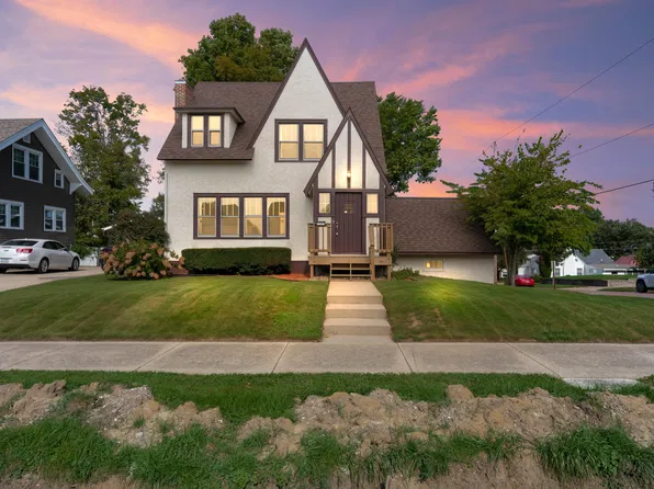 1201 W State St, Marshalltown, IA 50158